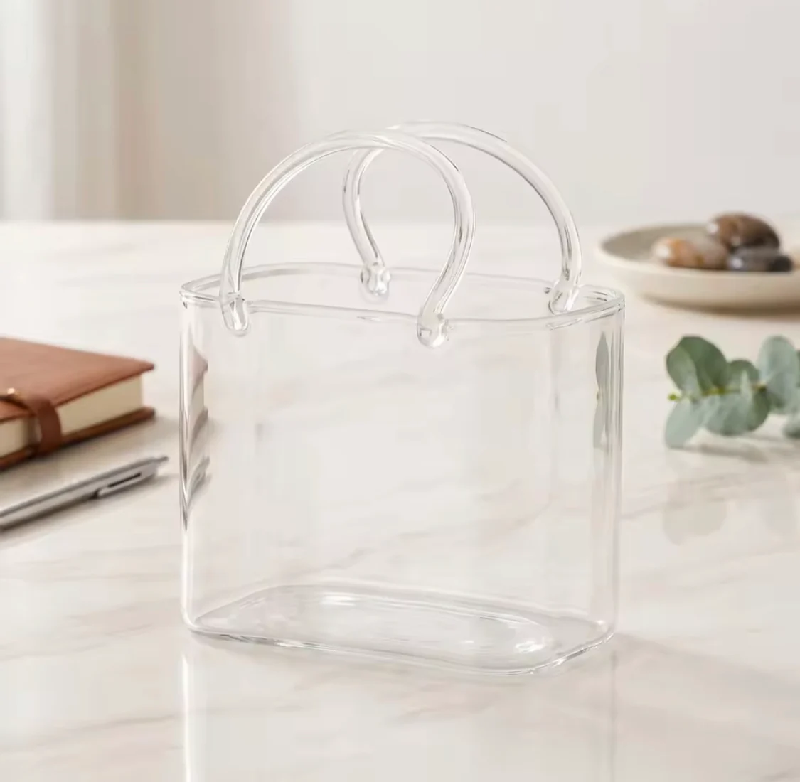 Aesthetic Handbag Glass Cup with Straw – 400ml Creative Purse-Shaped Beverage Tumbler and Flower Vase