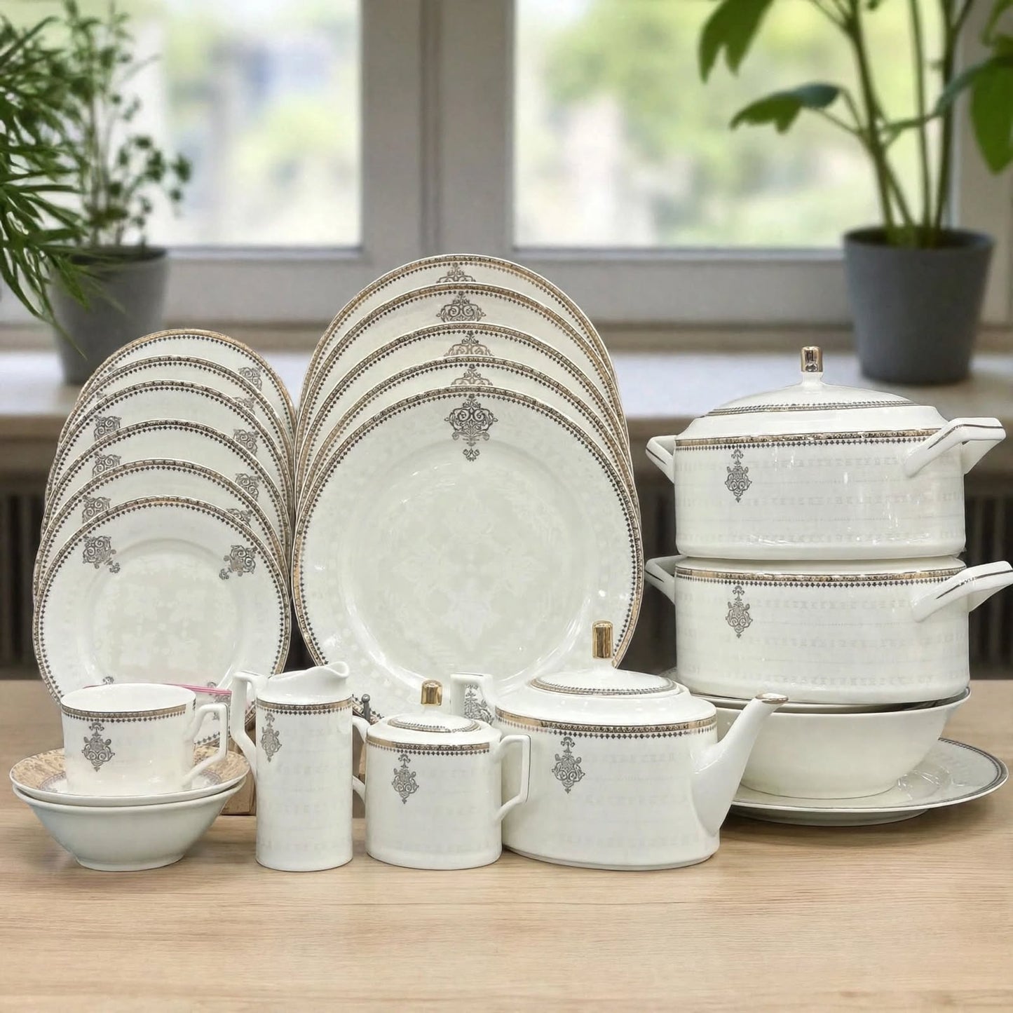 Luxury 61-Piece Porcelain Dinner Set – Elegant White and Gold Tableware Service for 8