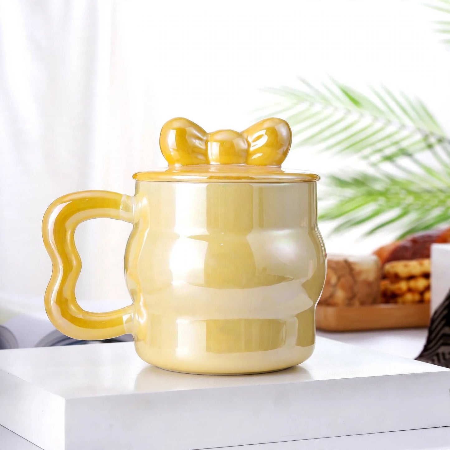 Cute Pastel Yellow Ceramic Mug with Bow Lid – 380ml Pearlescent Iridescent Coffee and Tea Cup with Heart Handle