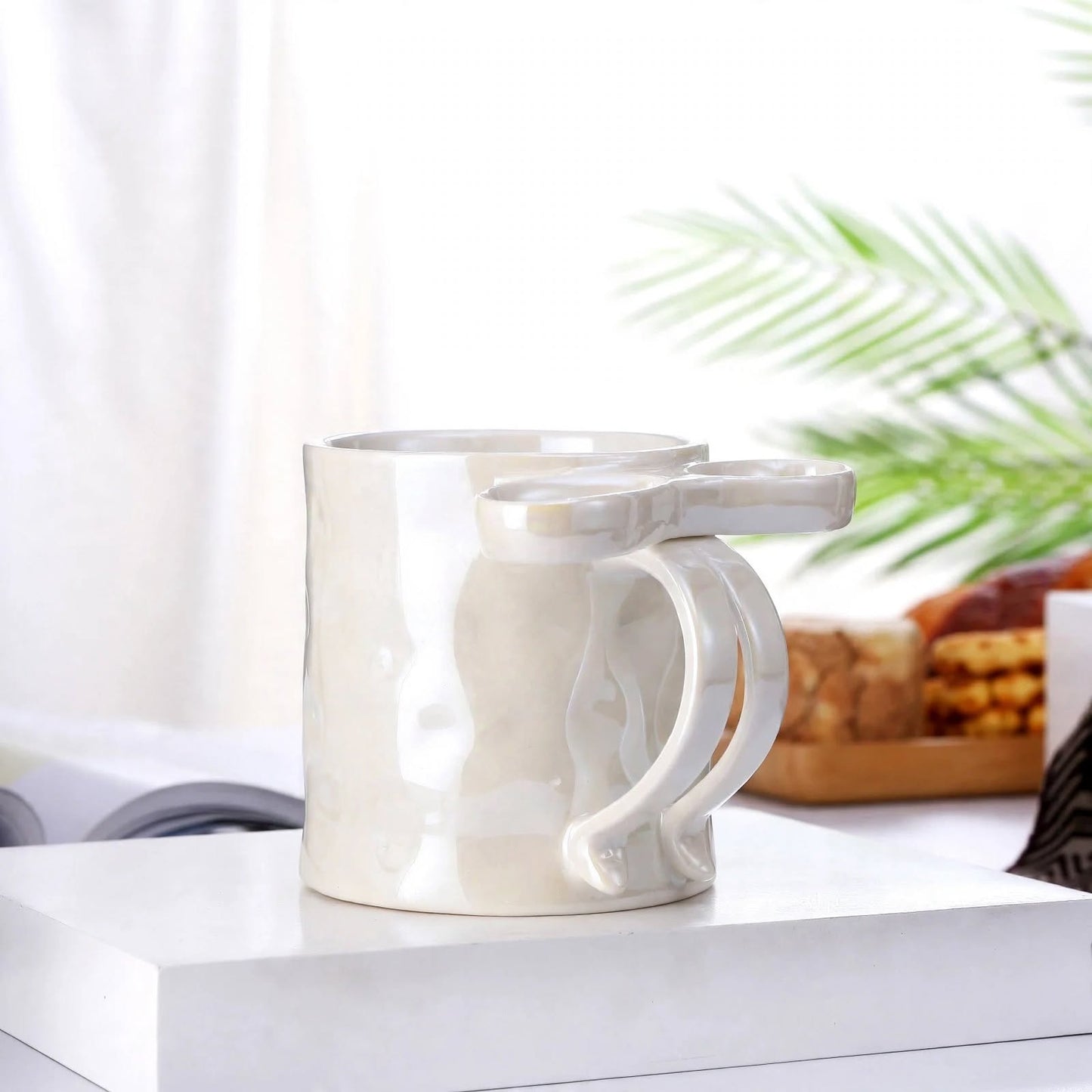 Elegant White 3D Bow Handle Ceramic Mug – 350ml Pearlescent Ribbon Coffee Cup with Pearl Gloss Glaze