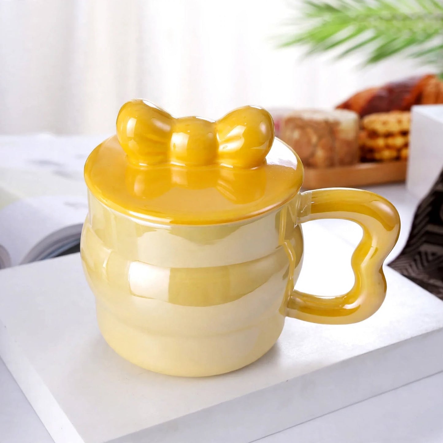 Cute Pastel Yellow Ceramic Mug with Bow Lid – 380ml Pearlescent Iridescent Coffee and Tea Cup with Heart Handle