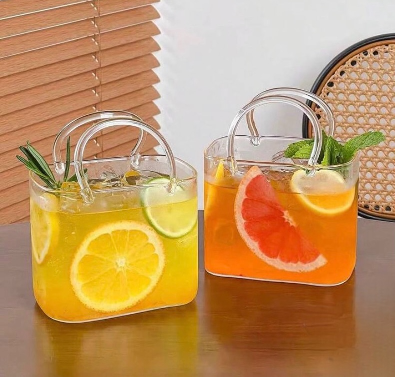 Aesthetic Handbag Glass Cup with Straw – 400ml Creative Purse-Shaped Beverage Tumbler and Flower Vase